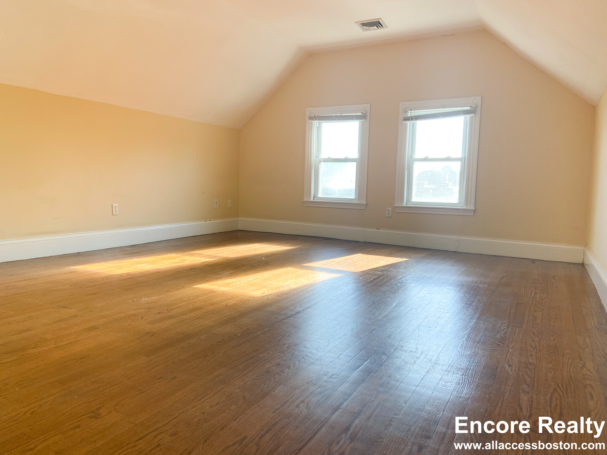 19 Parker Hill Ave, Mission Hill