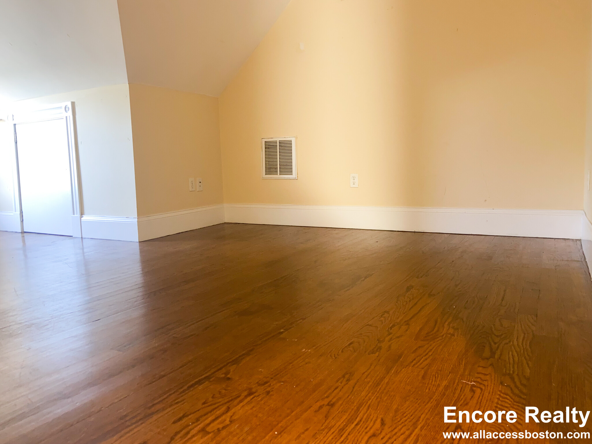 19 Parker Hill Ave, Mission Hill