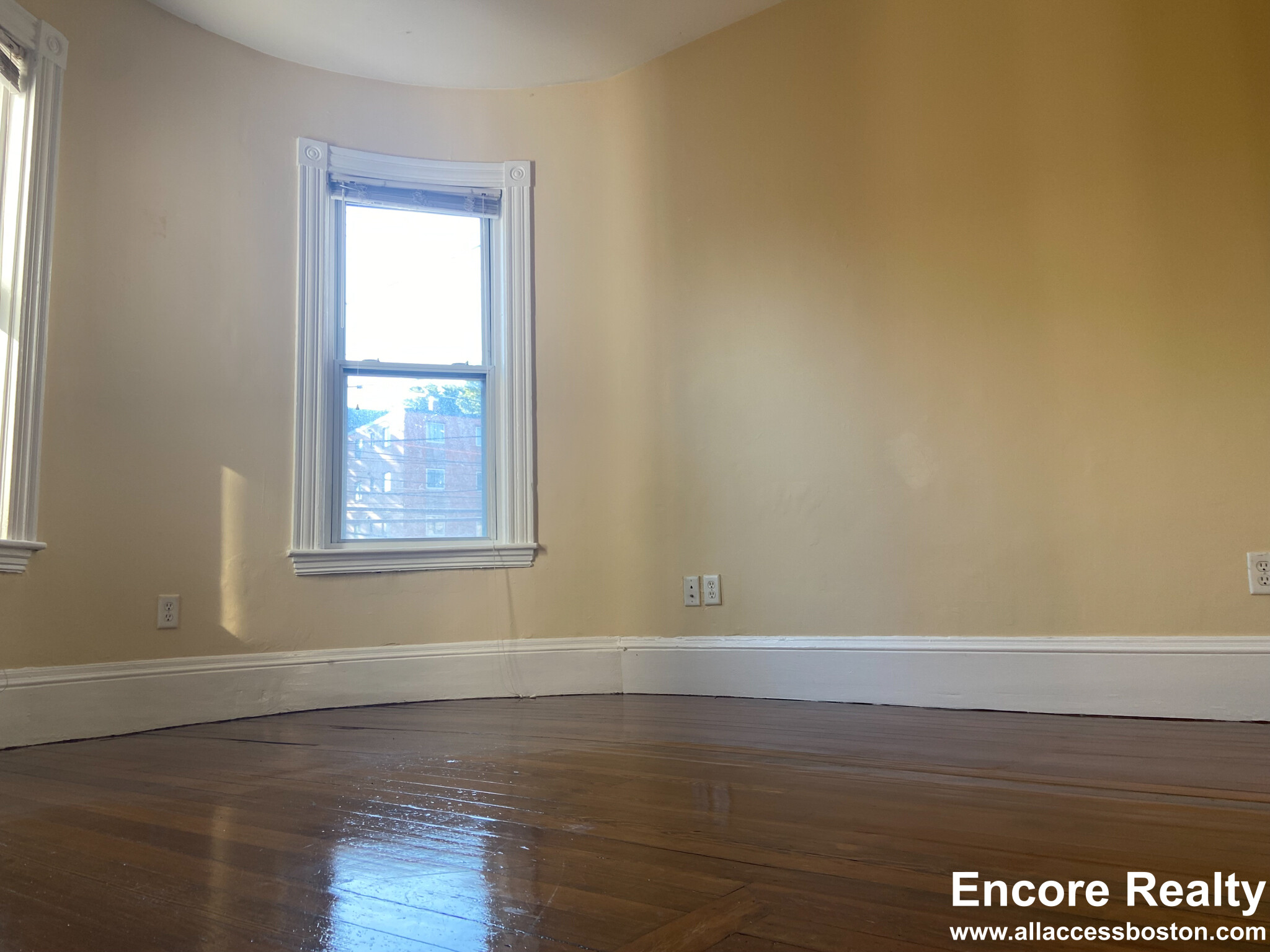 18 Parker Hill Ave, Mission Hill