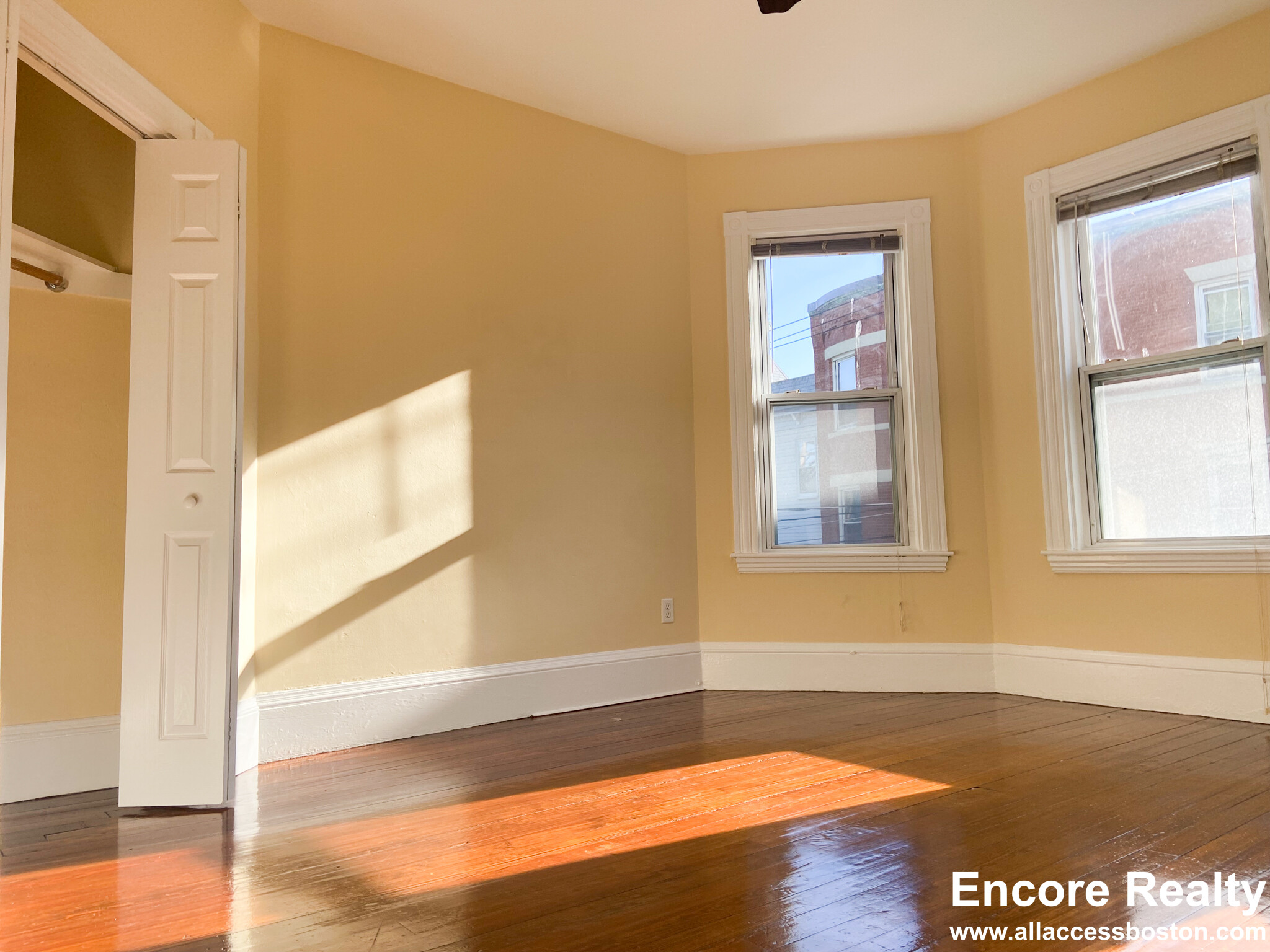 18 Parker Hill Ave, Mission Hill