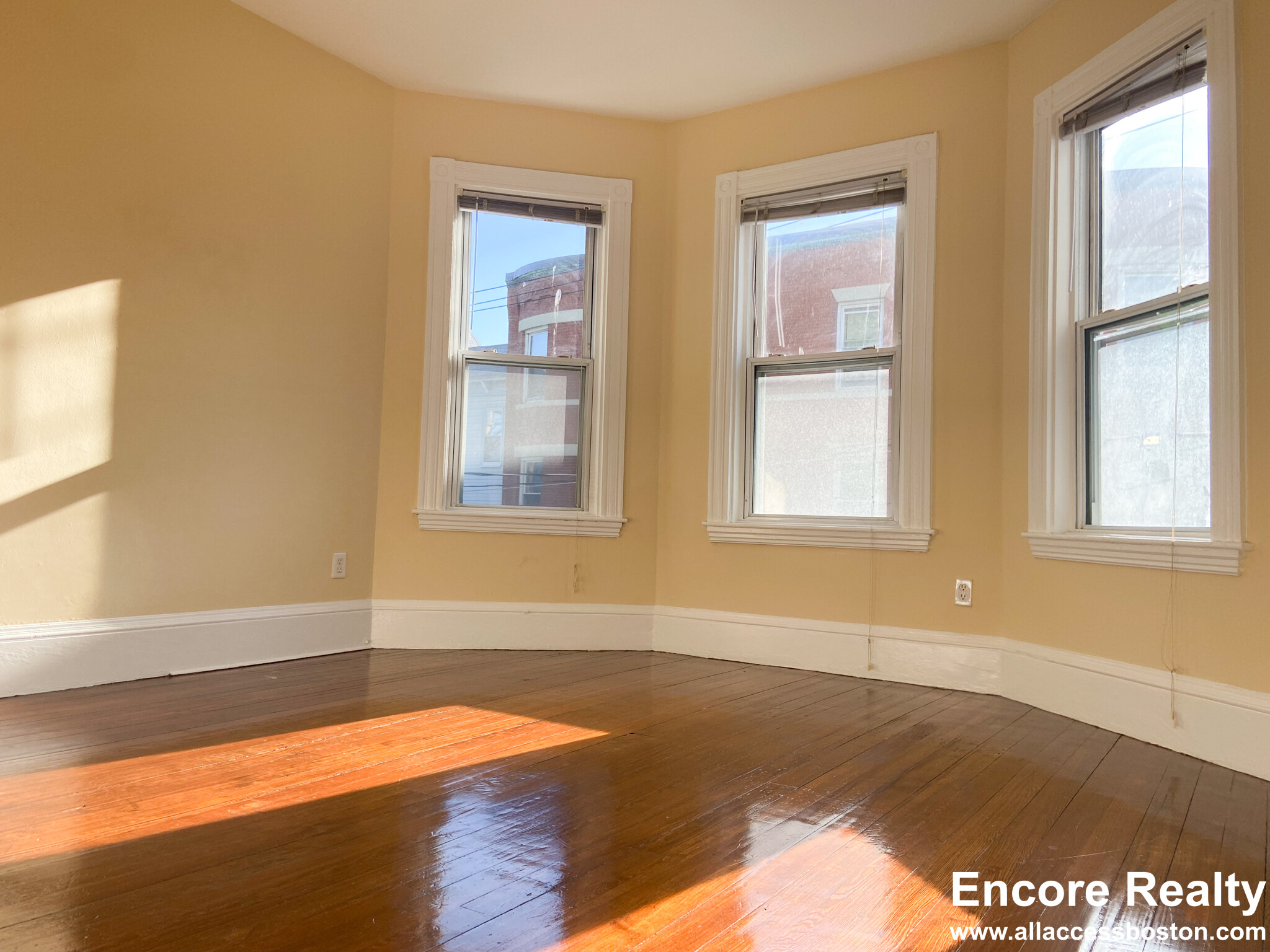 18 Parker Hill Ave, Mission Hill