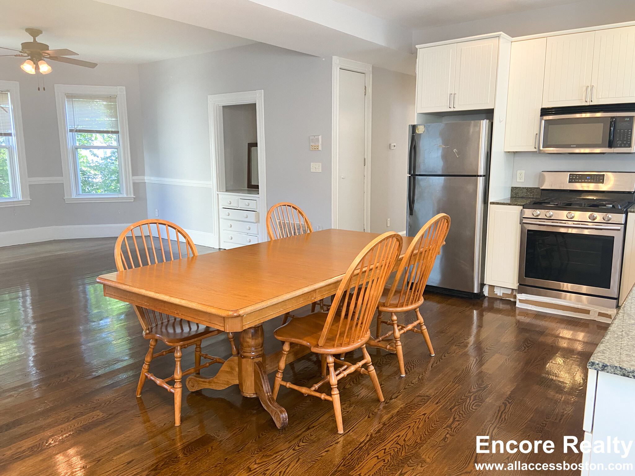 18 Parker Hill Ave, Mission Hill