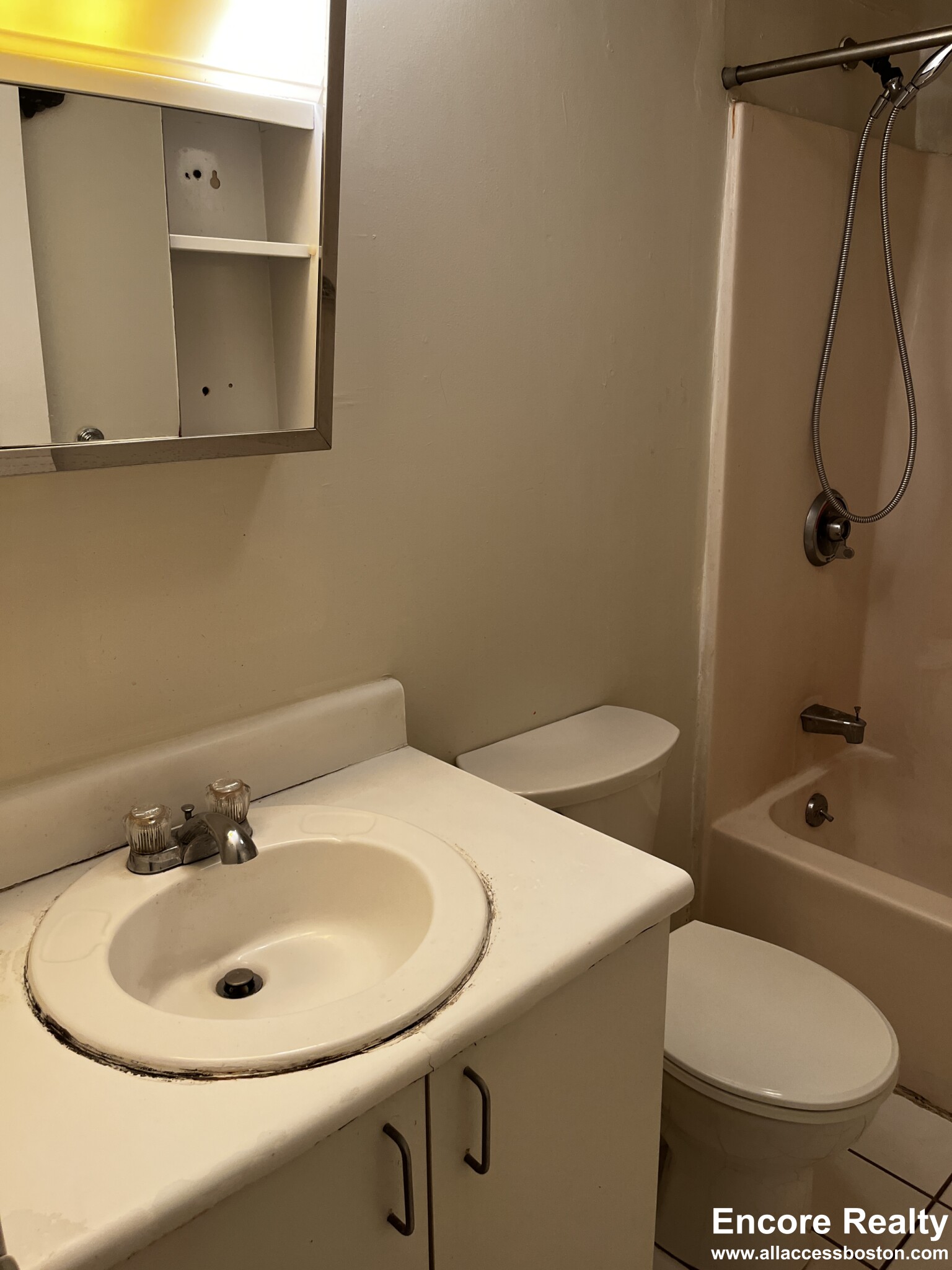 16 Elmer St, Central Square