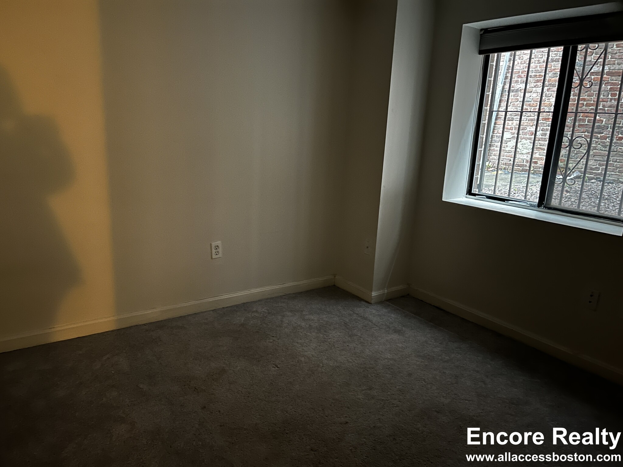 16 Elmer St, Central Square