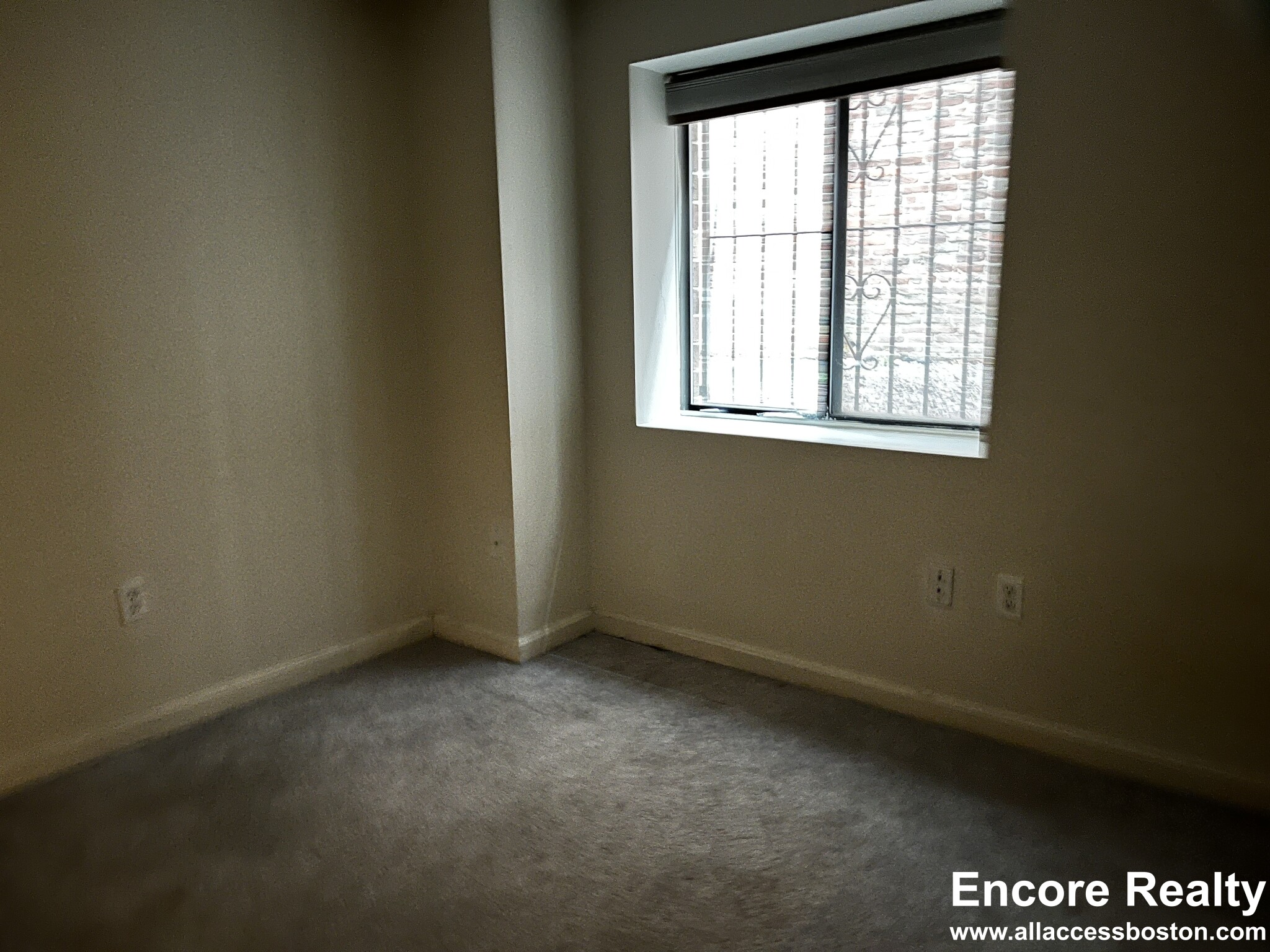 16 Elmer St, Central Square