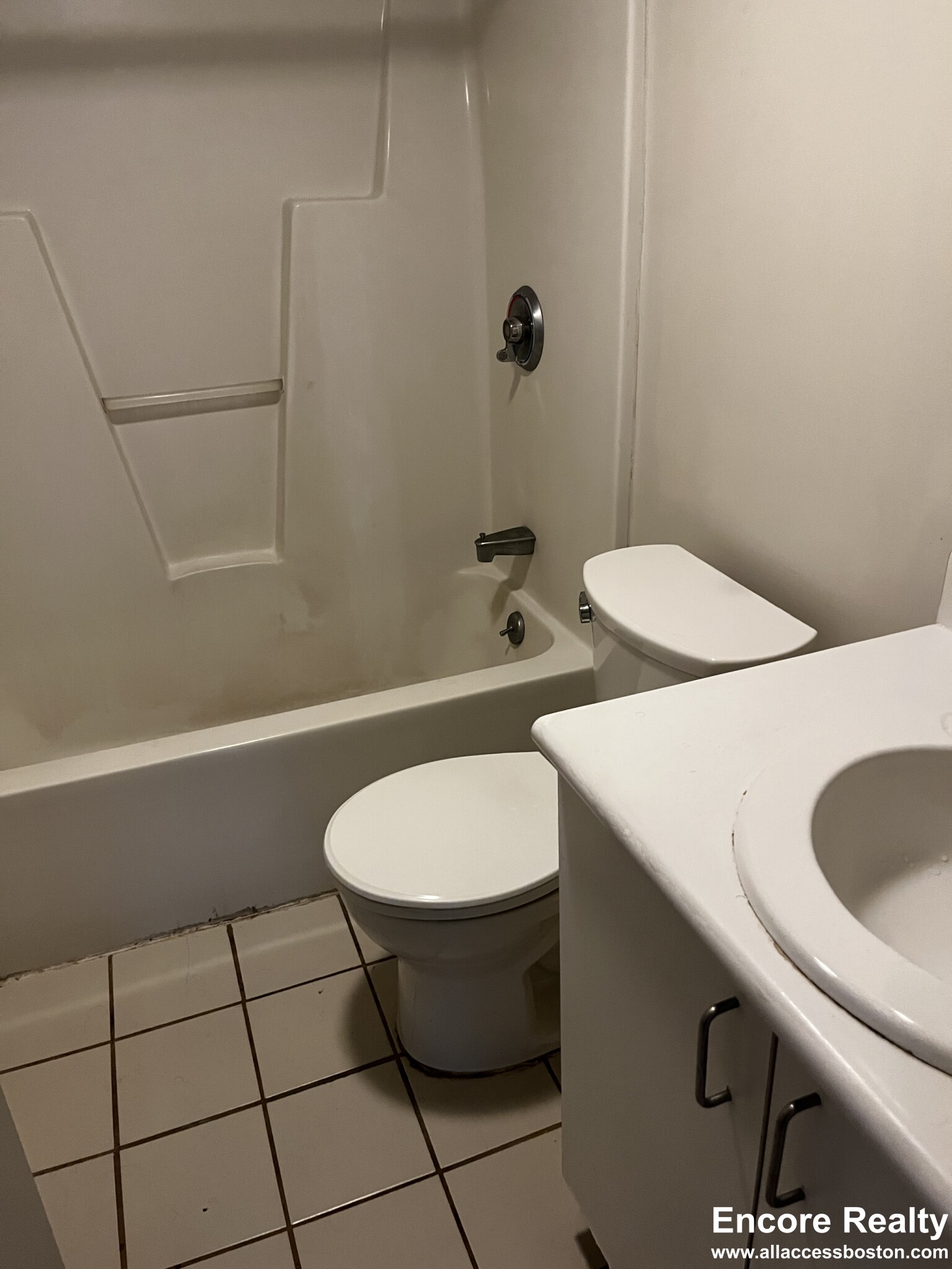 16 Elmer St, Central Square