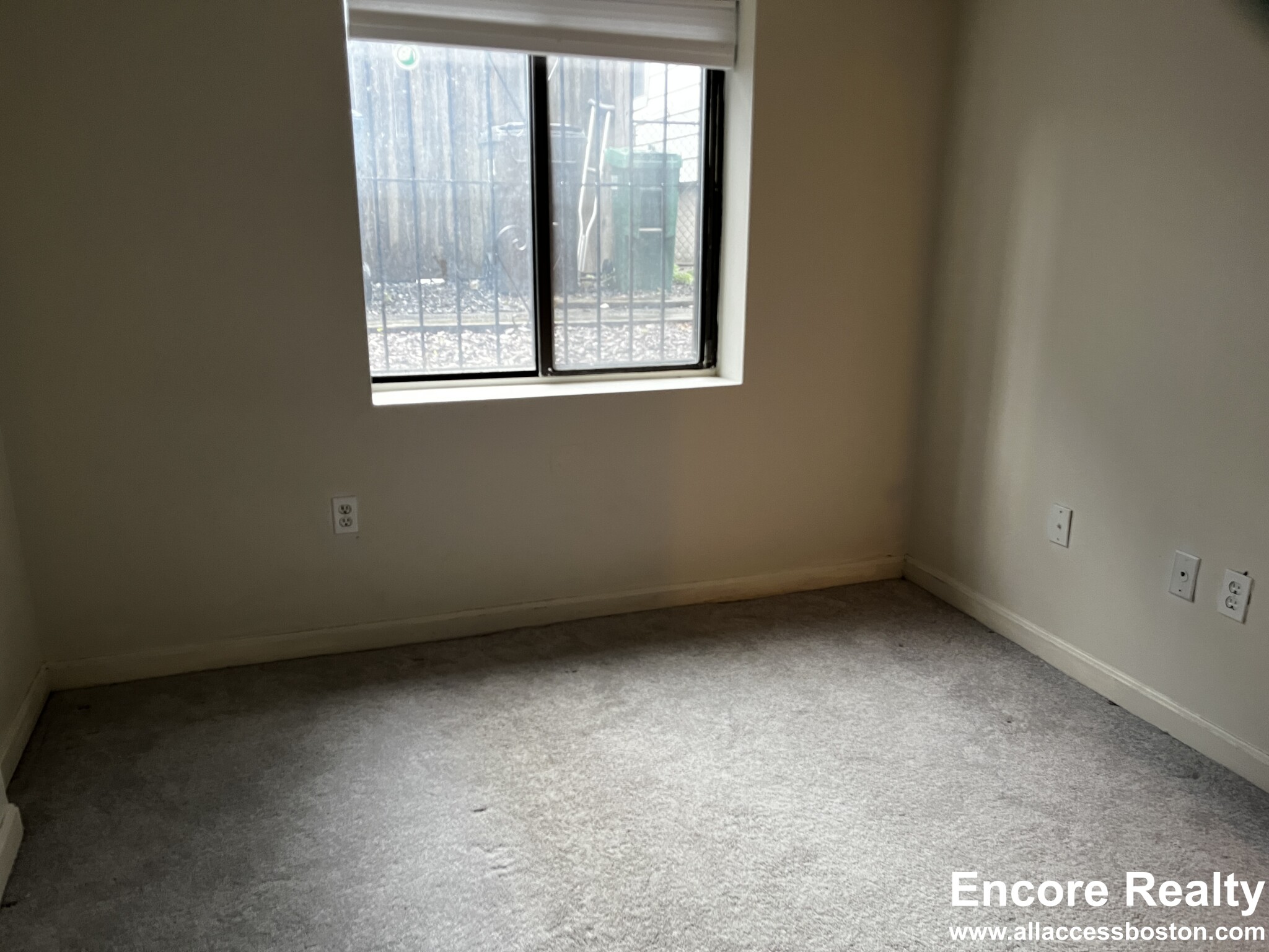 16 Elmer St, Central Square