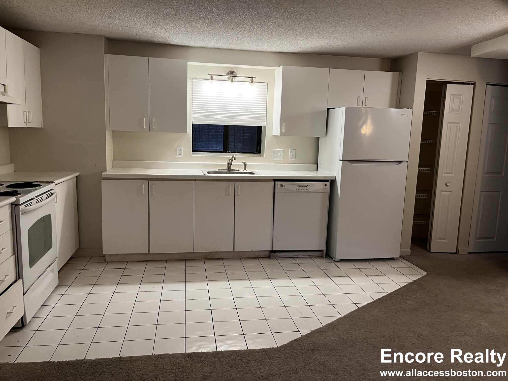 16 Elmer St, Central Square