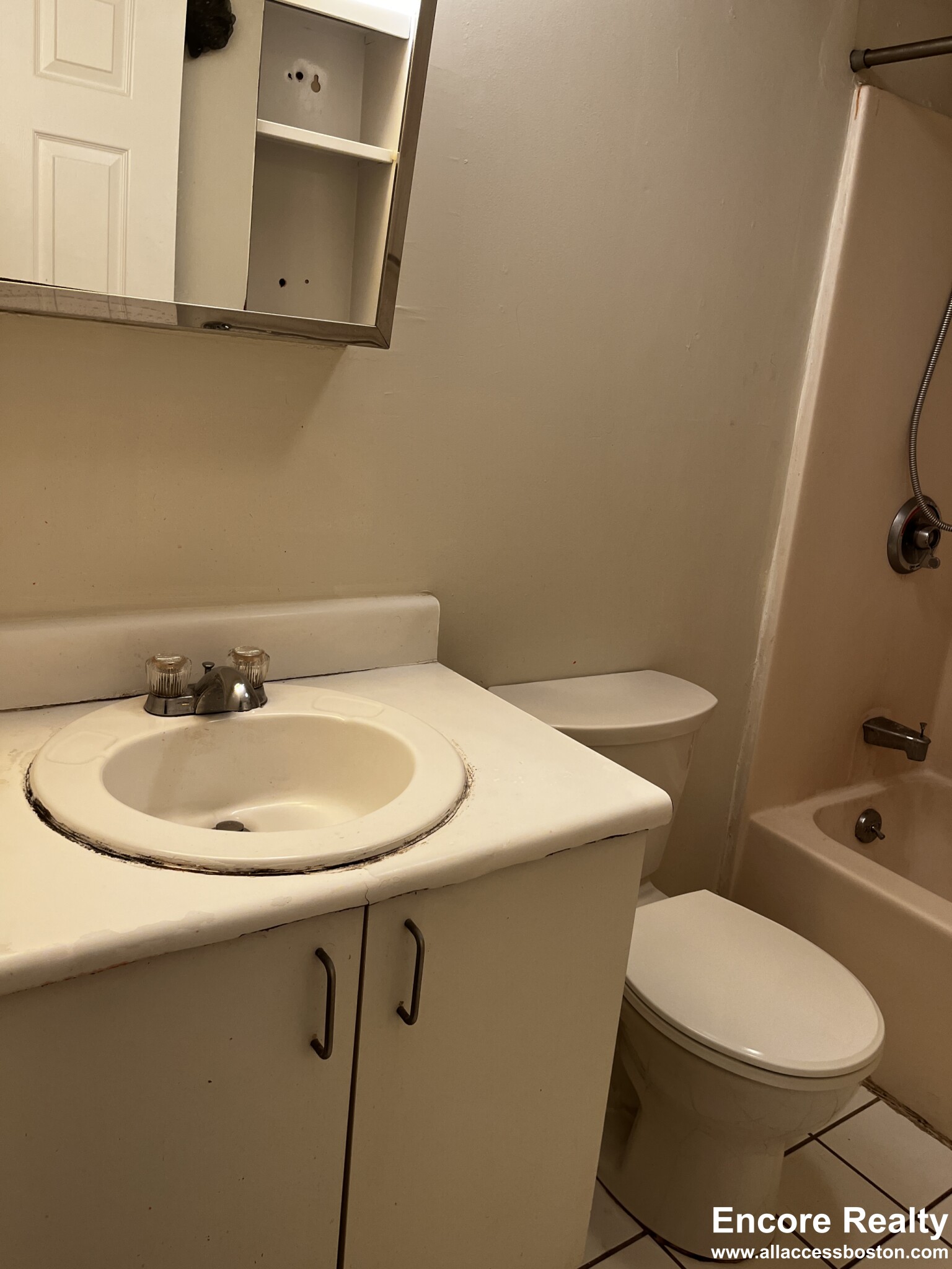 16 Elmer St, Central Square