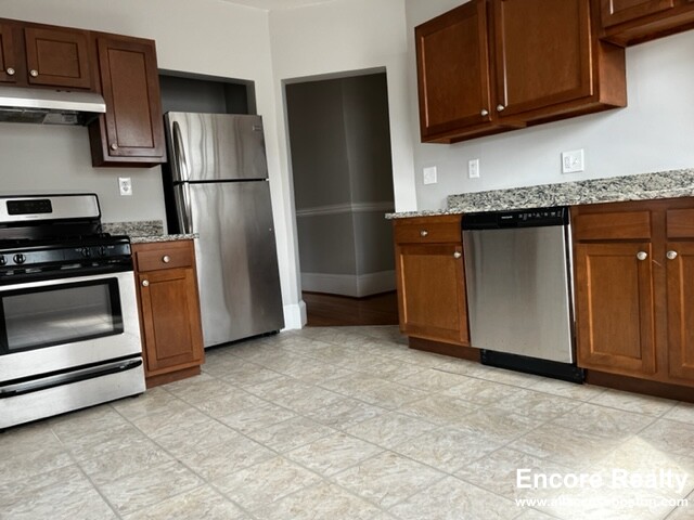 12 Pleasant St, Central Square