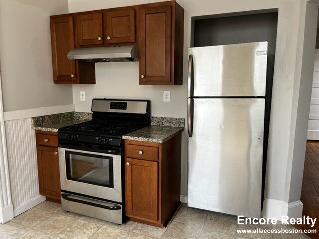 12 Pleasant St, Central Square