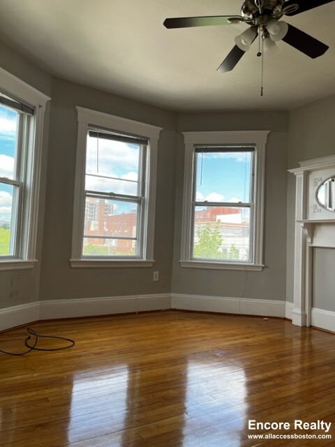 12 Pleasant St, Central Square