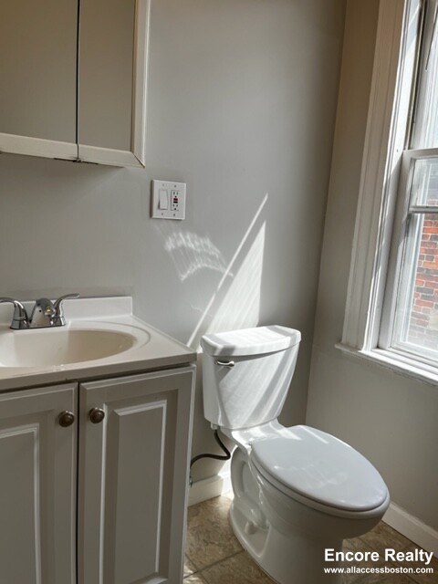 12 Pleasant St, Central Square