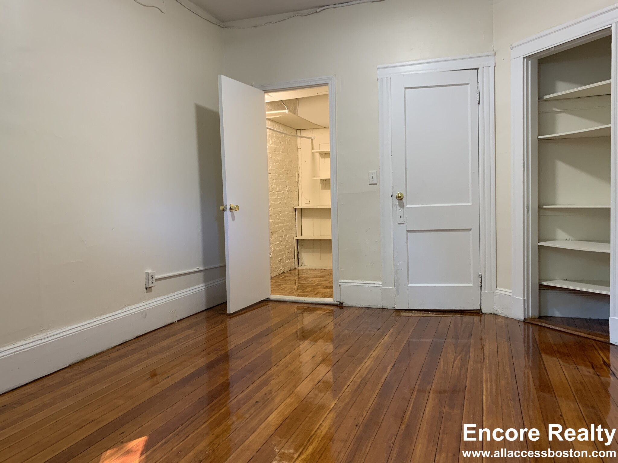 281 Saint Paul St, Coolidge Corner