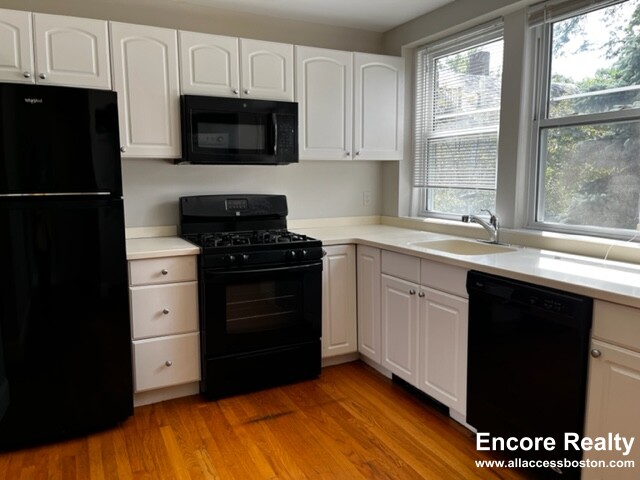 54 Kelly Rd, Cambridgeport
