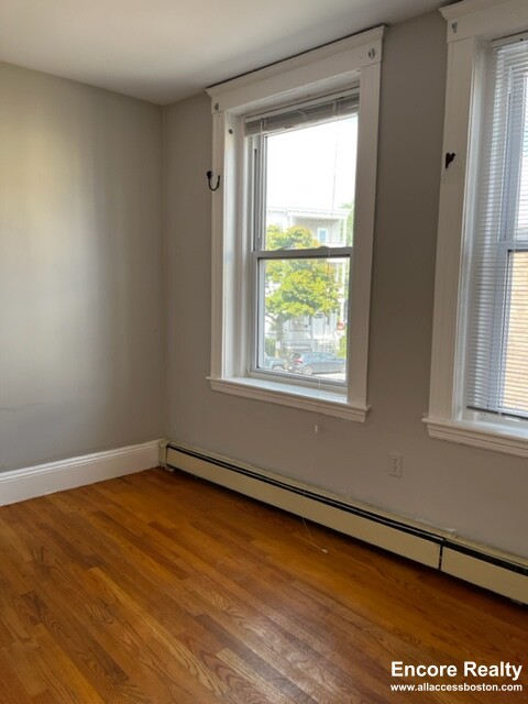 54 Kelly Rd, Cambridgeport