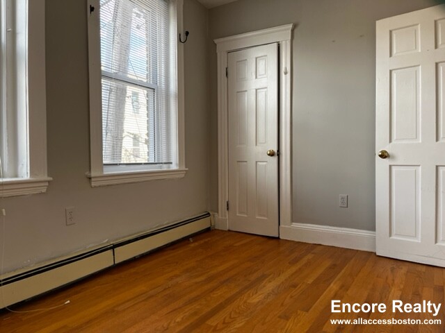 54 Kelly Rd, Cambridgeport