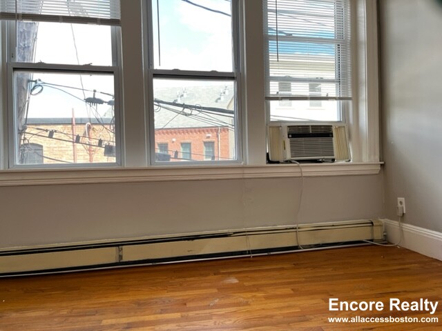 54 Kelly Rd, Cambridgeport