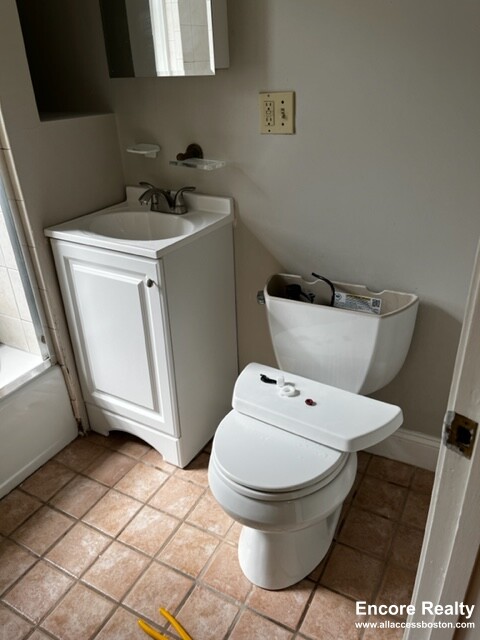 54 Kelly Rd, Cambridgeport