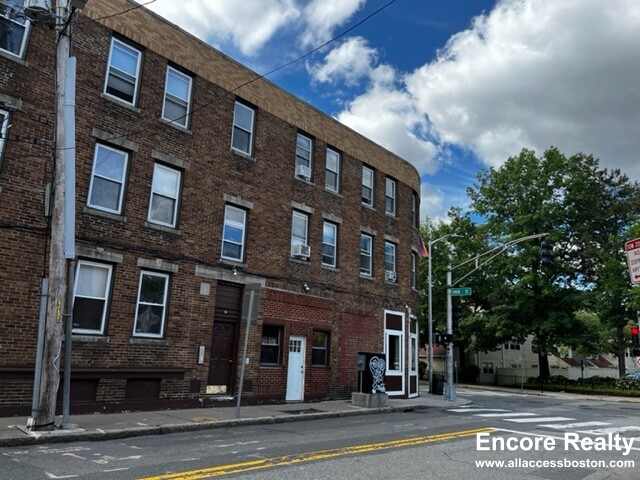 54 Kelly Rd, Cambridgeport