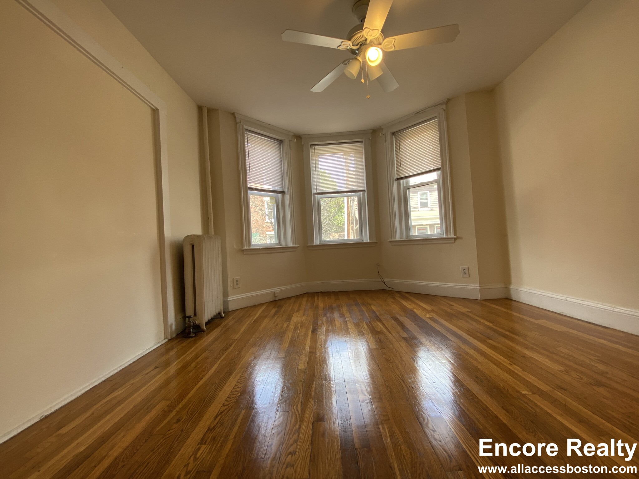 5 Barrows St, Allston