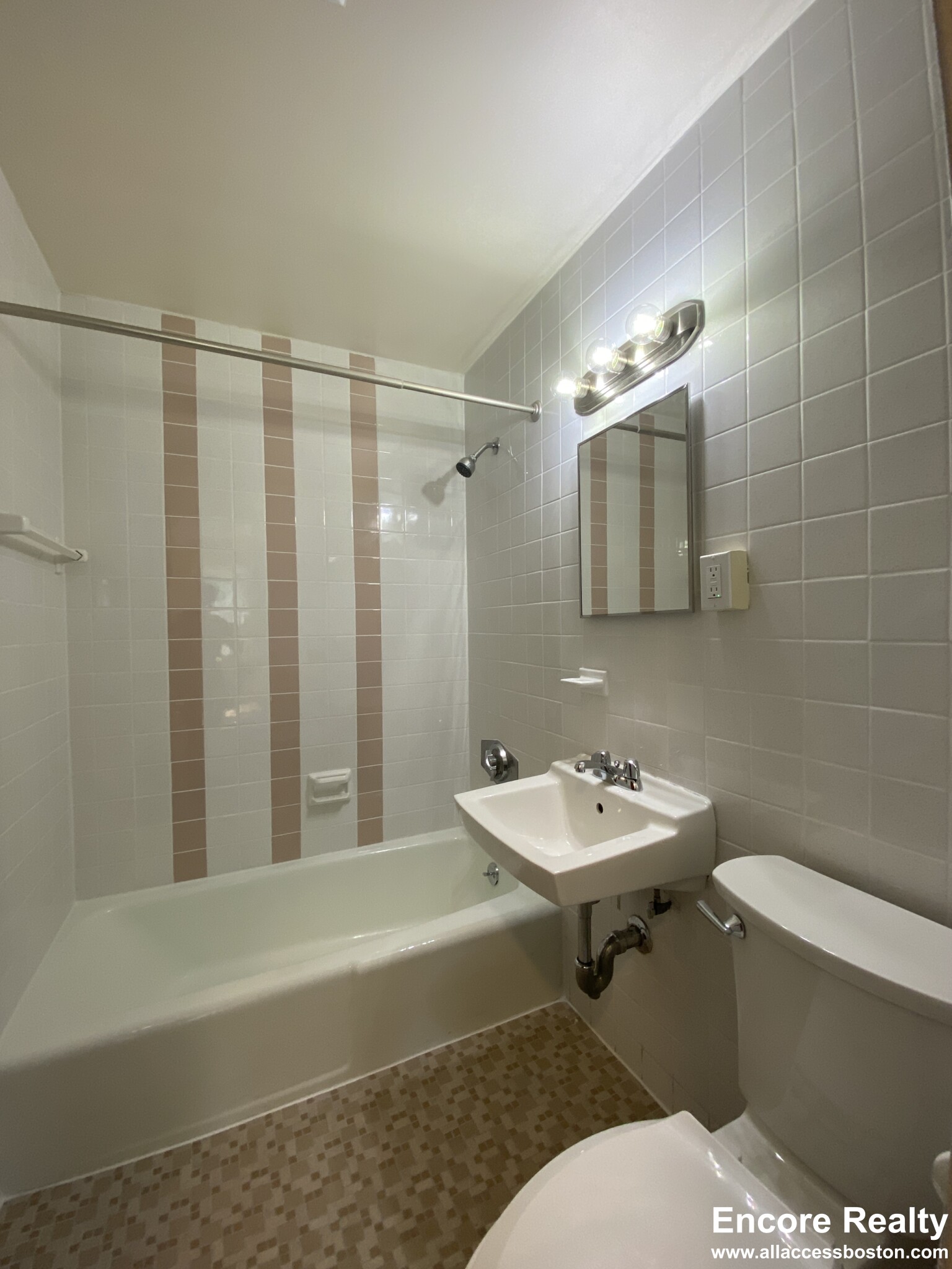 68 Huntington Ave, Jamaica Plain