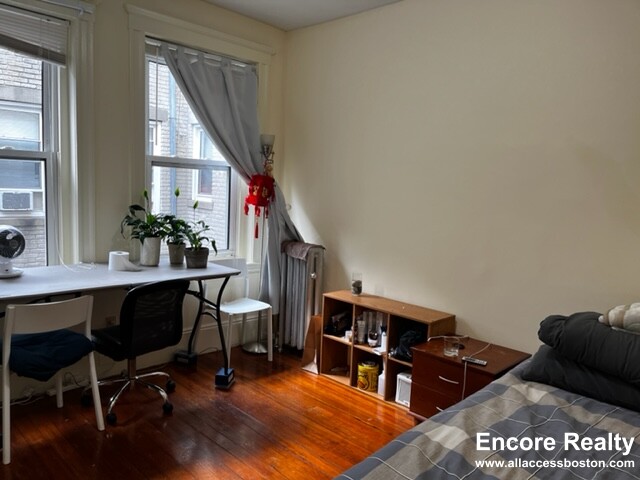 51 Queensberry St, Fenway