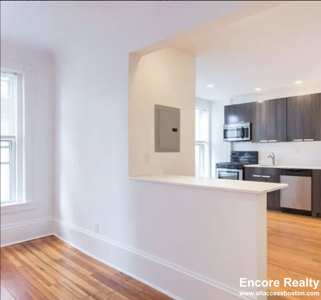 127 Saint Botolph St, South End