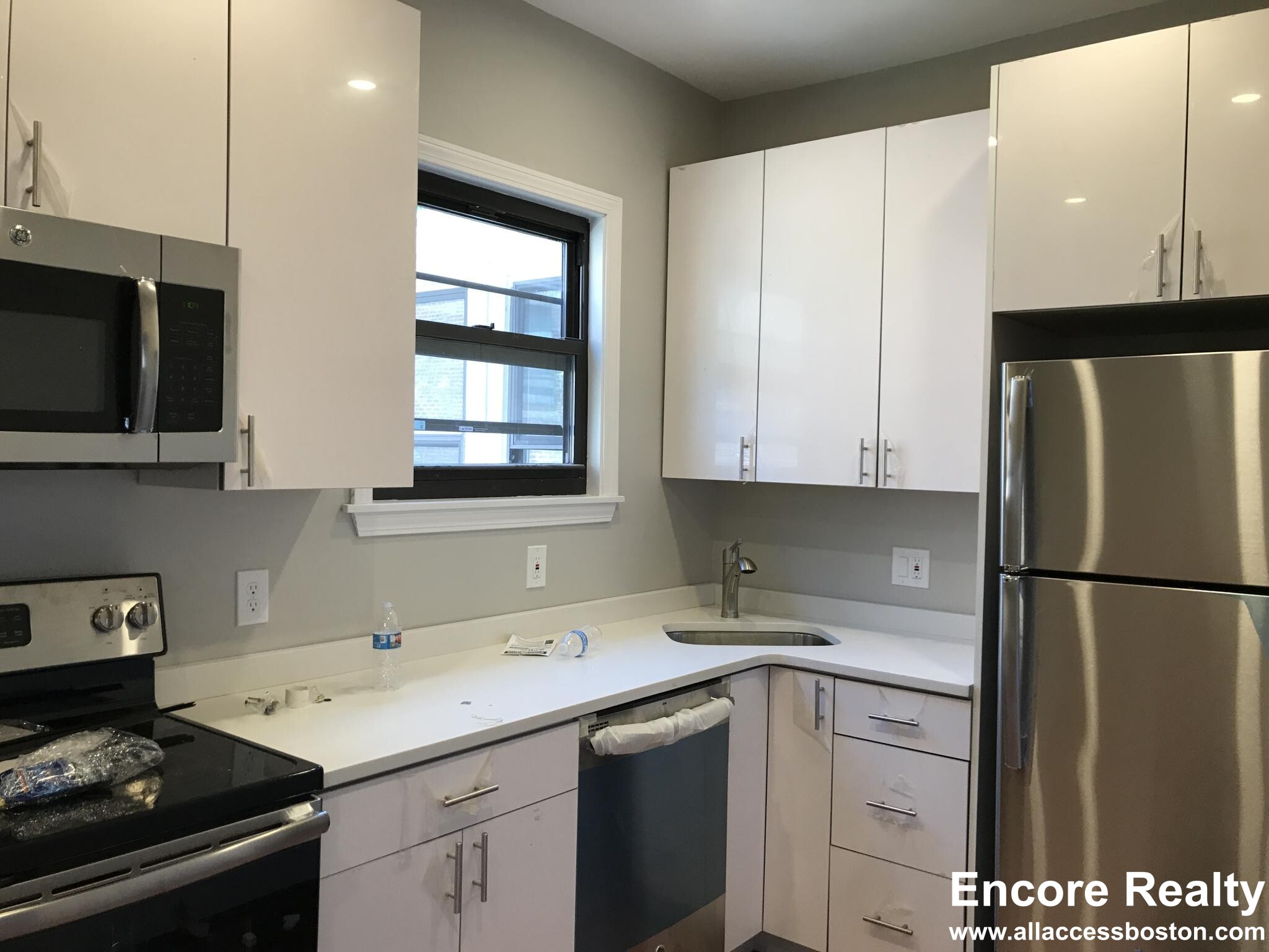 12 Stearns Rd, Coolidge Corner