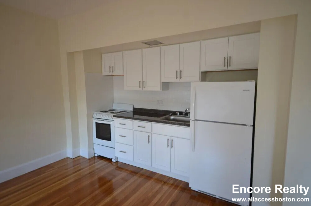 33 Lancaster Ter, Washington Square