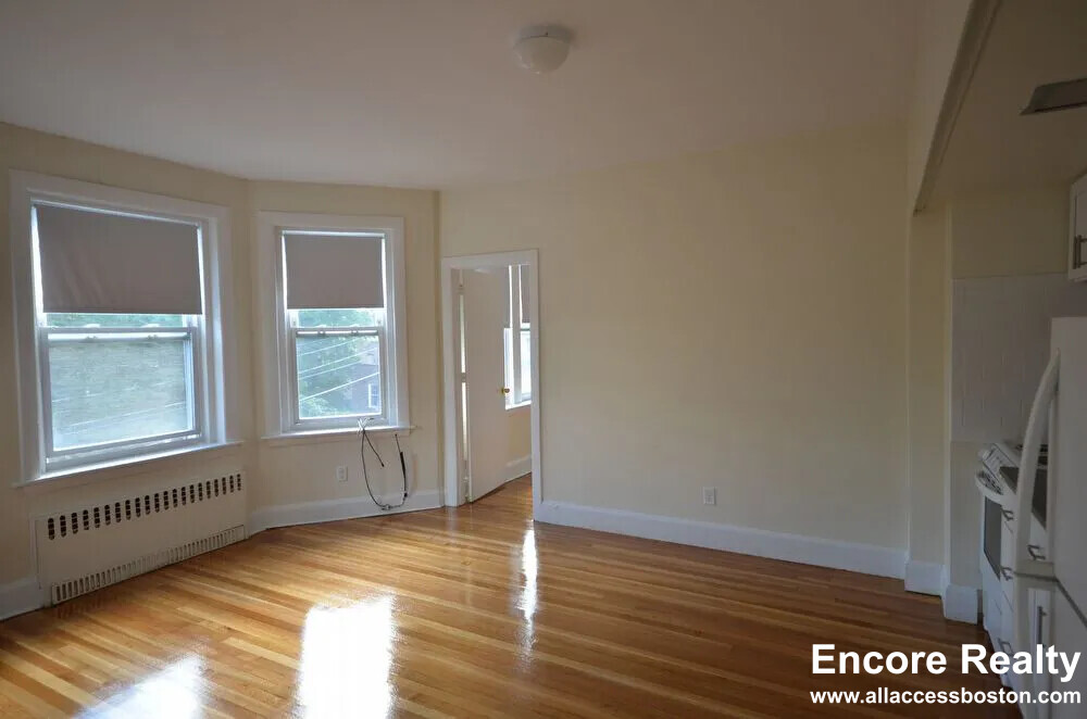 33 Lancaster Ter, Washington Square