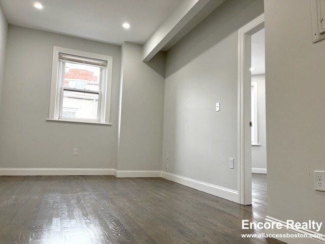 112 Jersey St, Fenway