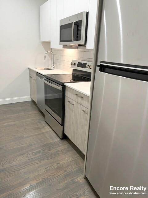 112 Jersey St, Fenway