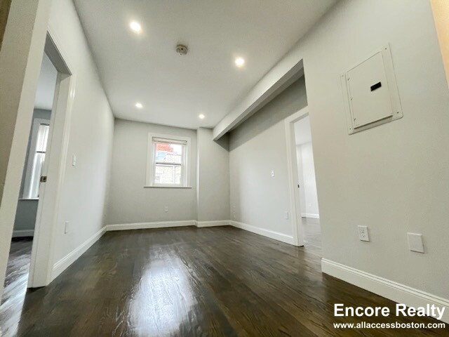 112 Jersey St, Fenway