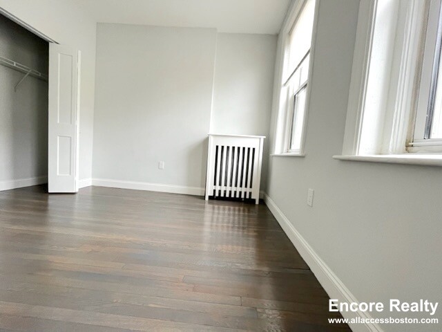 112 Jersey St, Fenway