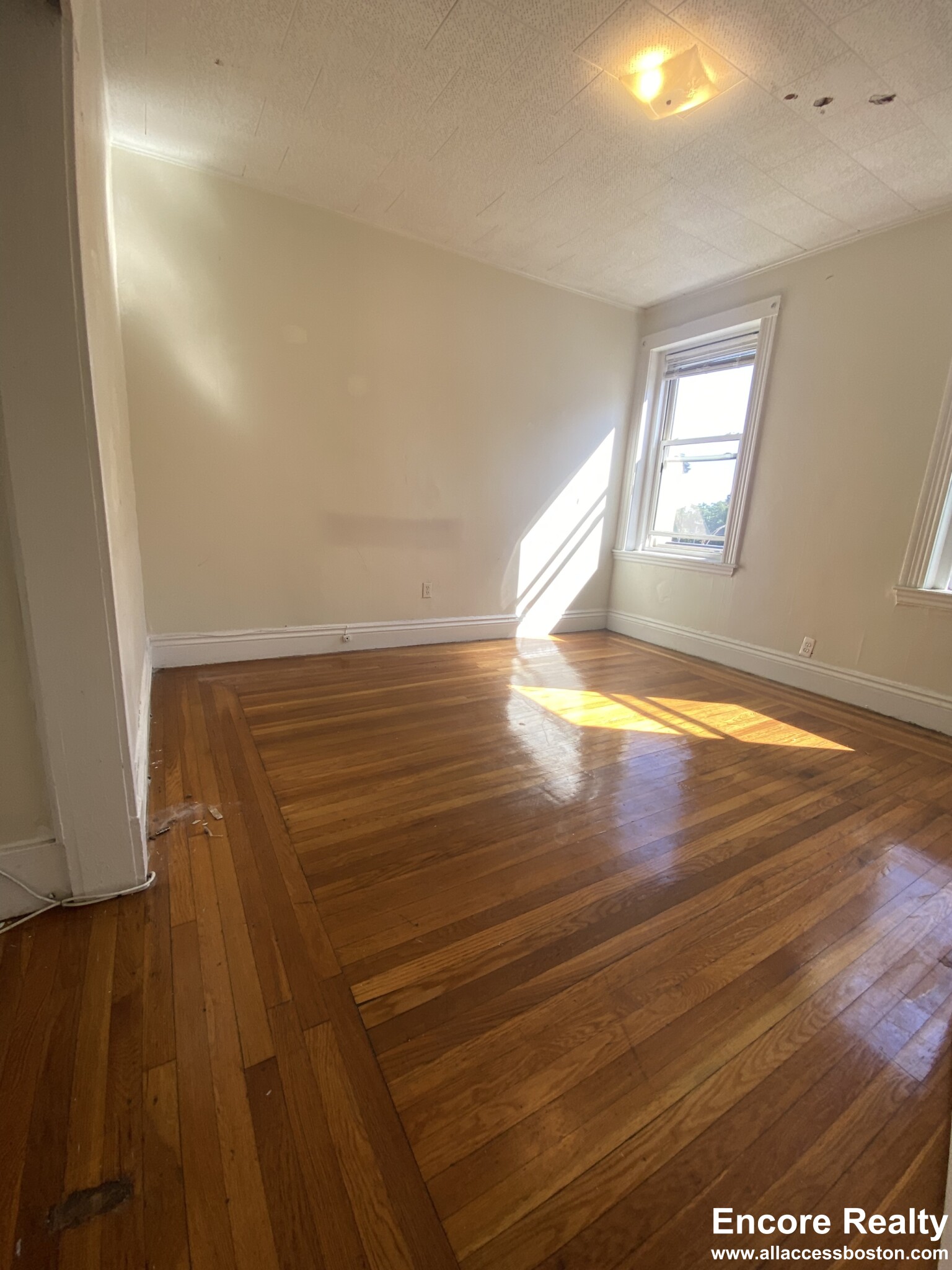 126 Warren St, Allston