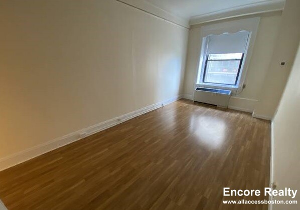 62 Boylston St, Back Bay