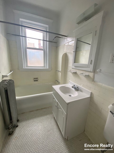 87 Winchester St, Coolidge Corner