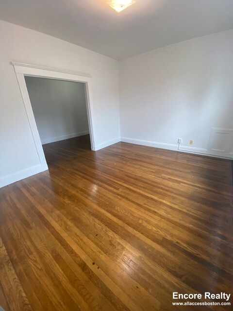 87 Winchester St, Coolidge Corner