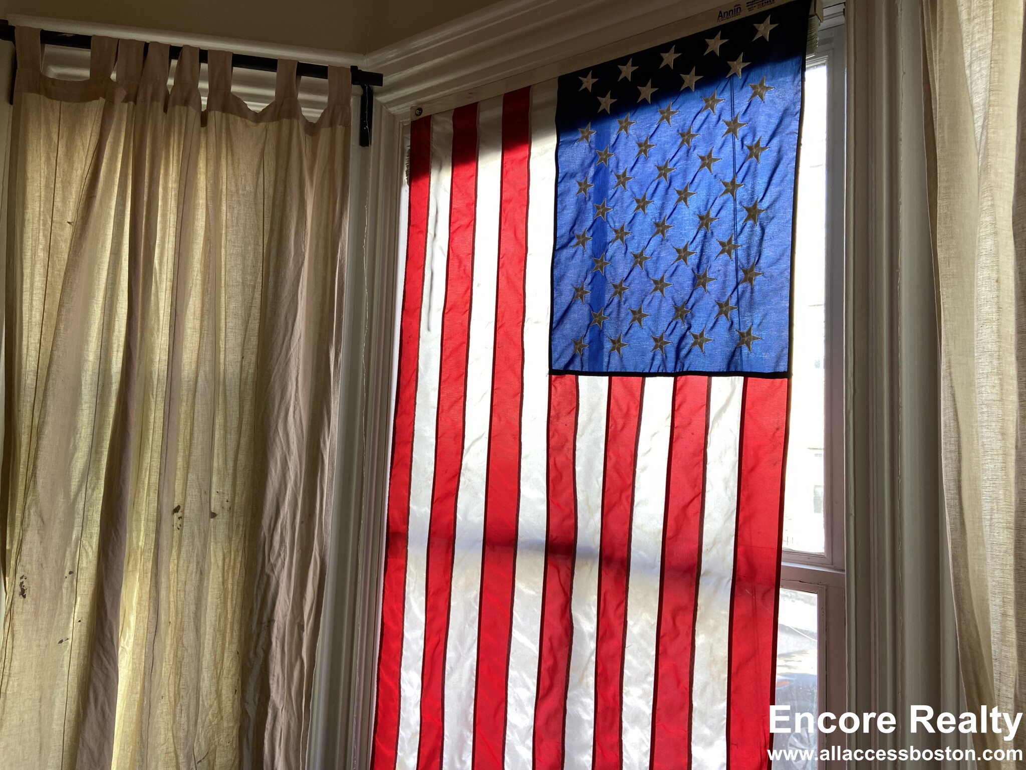 75 Alleghany St, Mission Hill