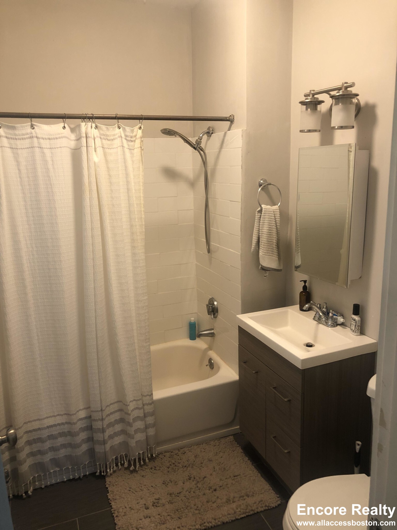 33 Stearns Rd, Coolidge Corner