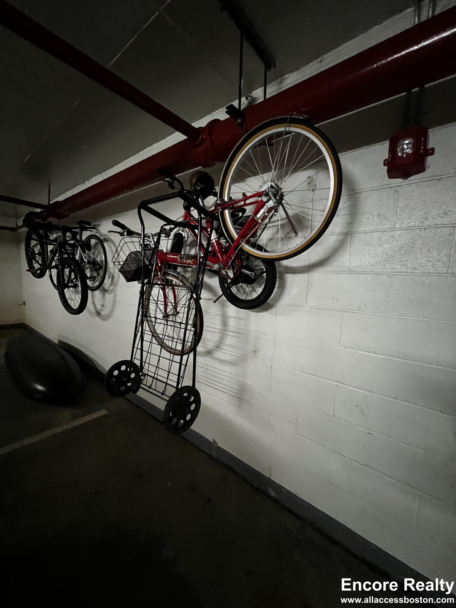 77 Pond Ave, Washington Square