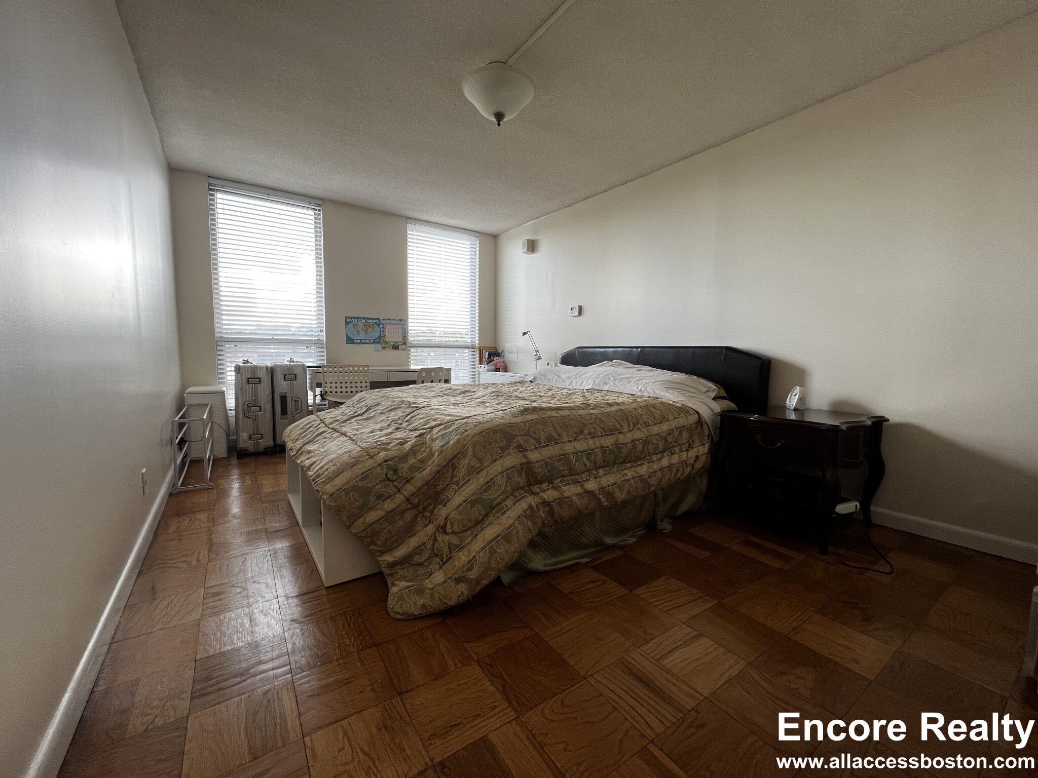 77 Pond Ave, Washington Square