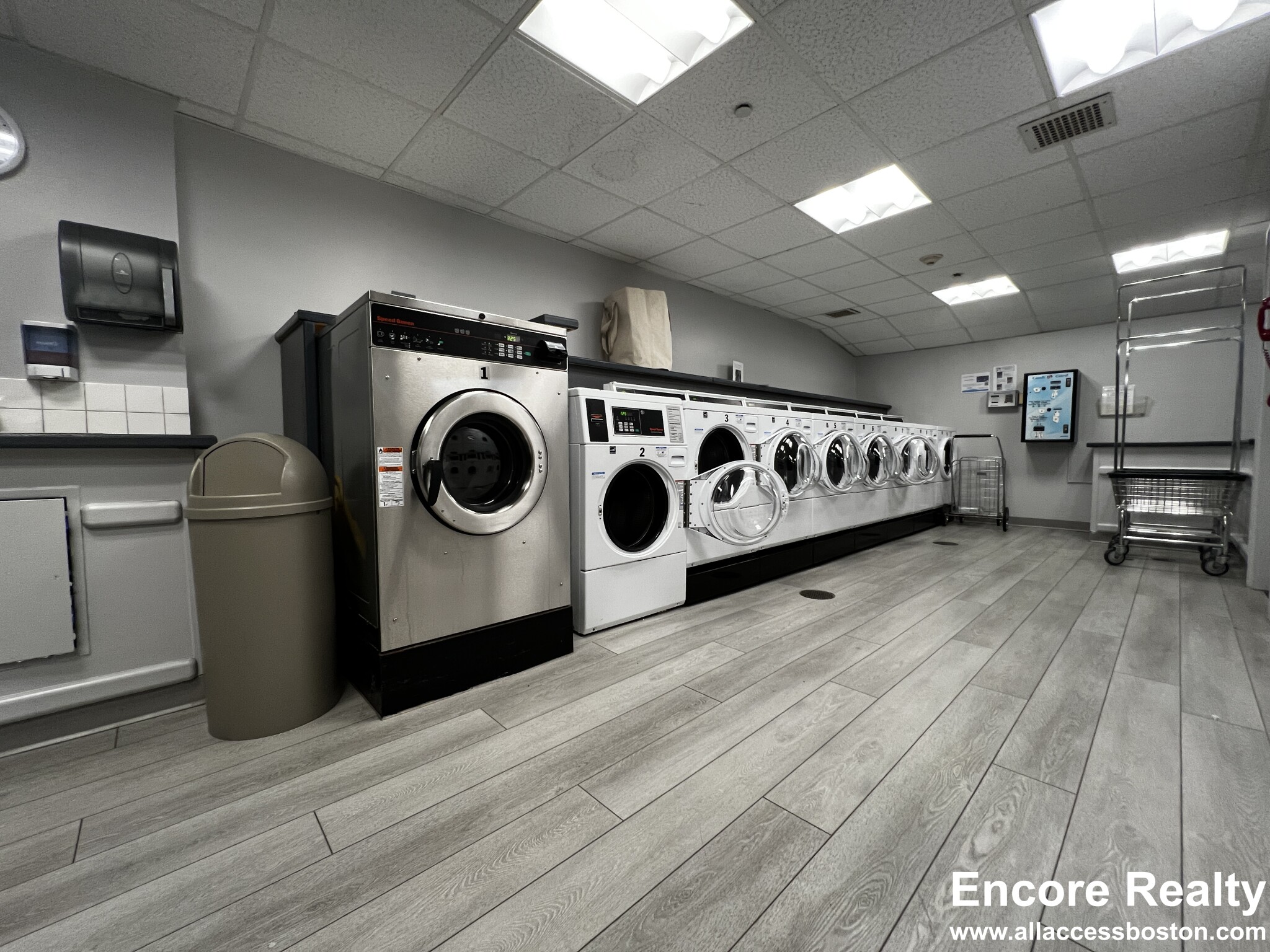 77 Pond Ave, Washington Square