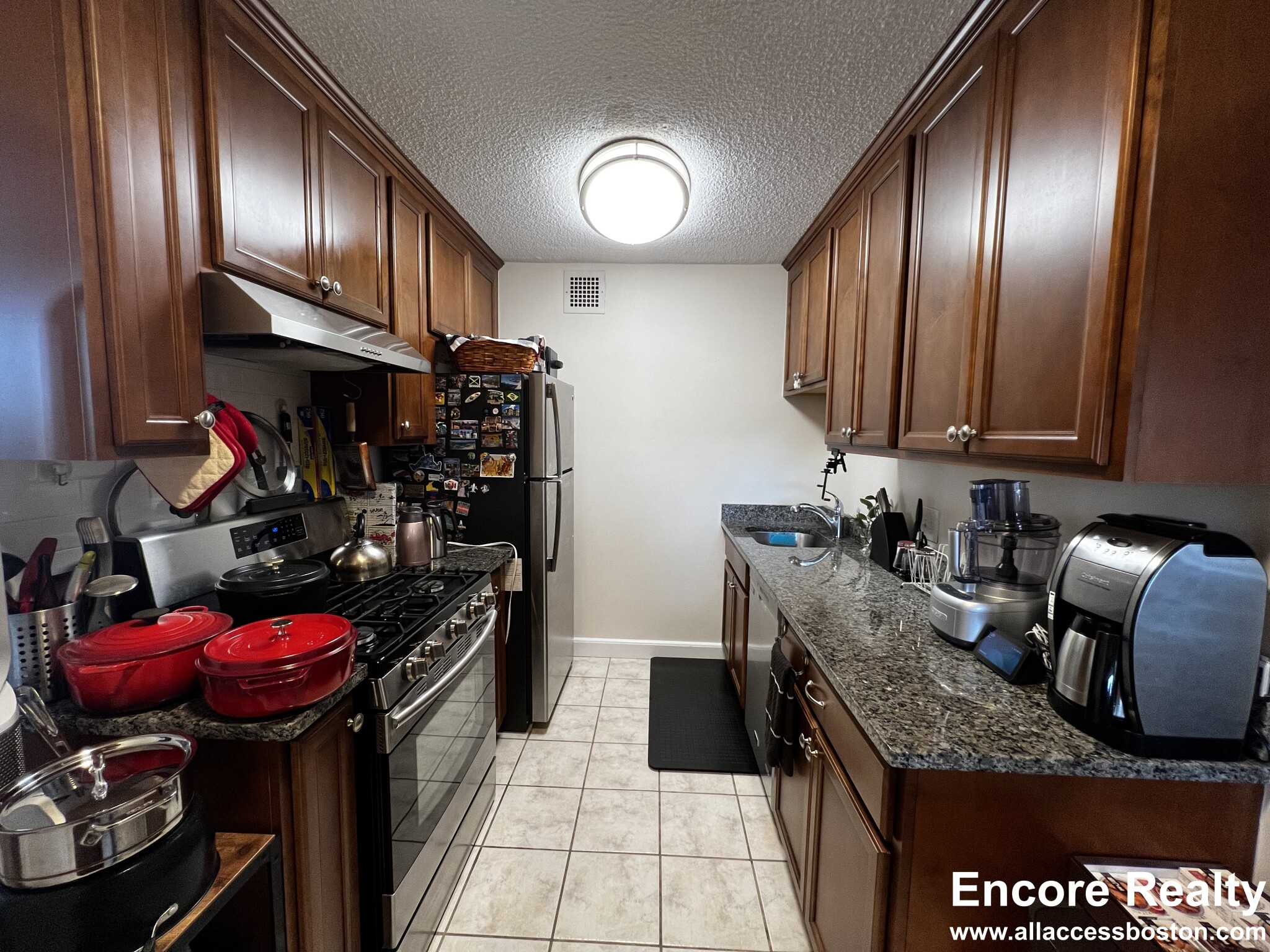 77 Pond Ave, Washington Square