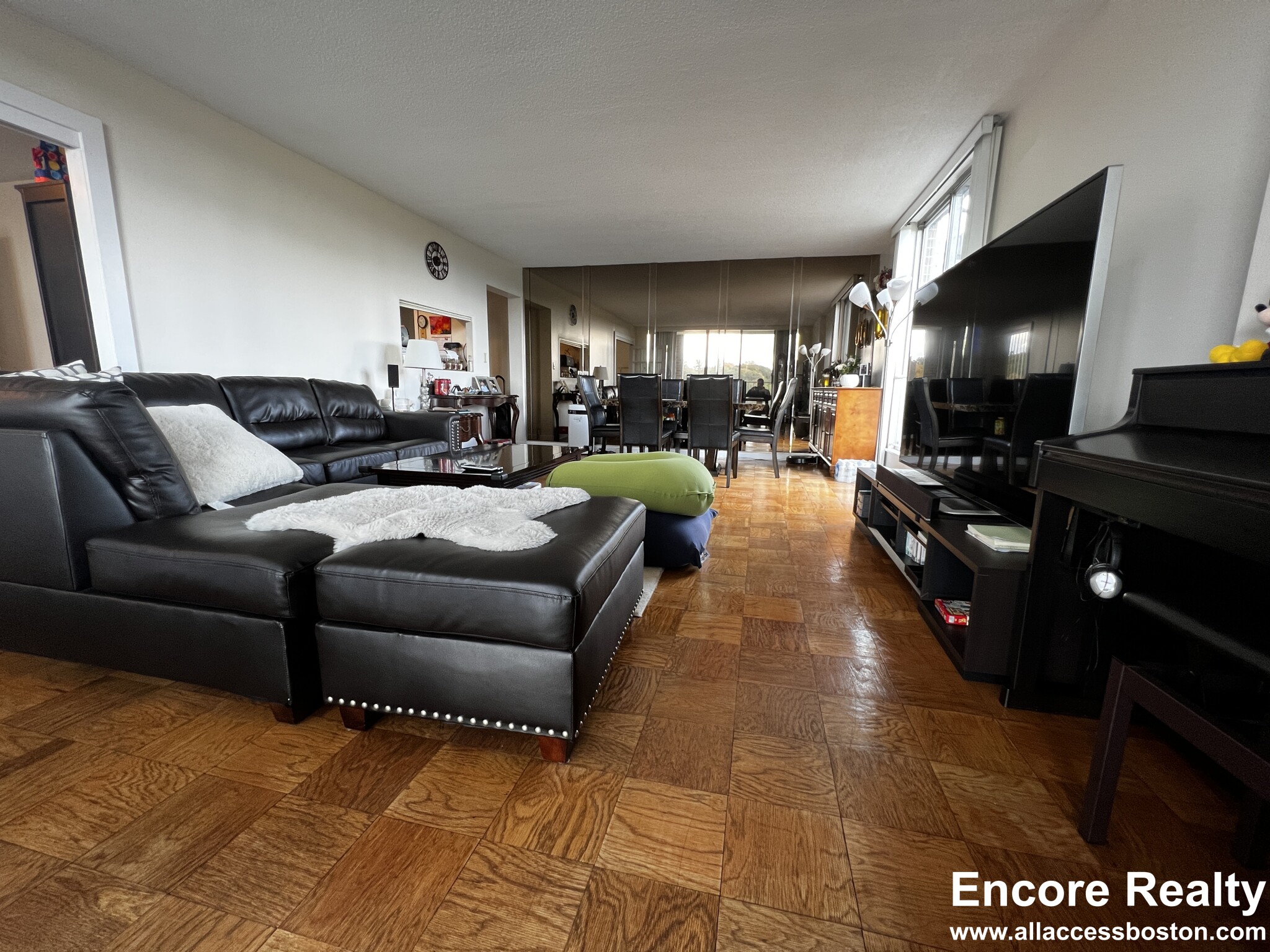 77 Pond Ave, Washington Square