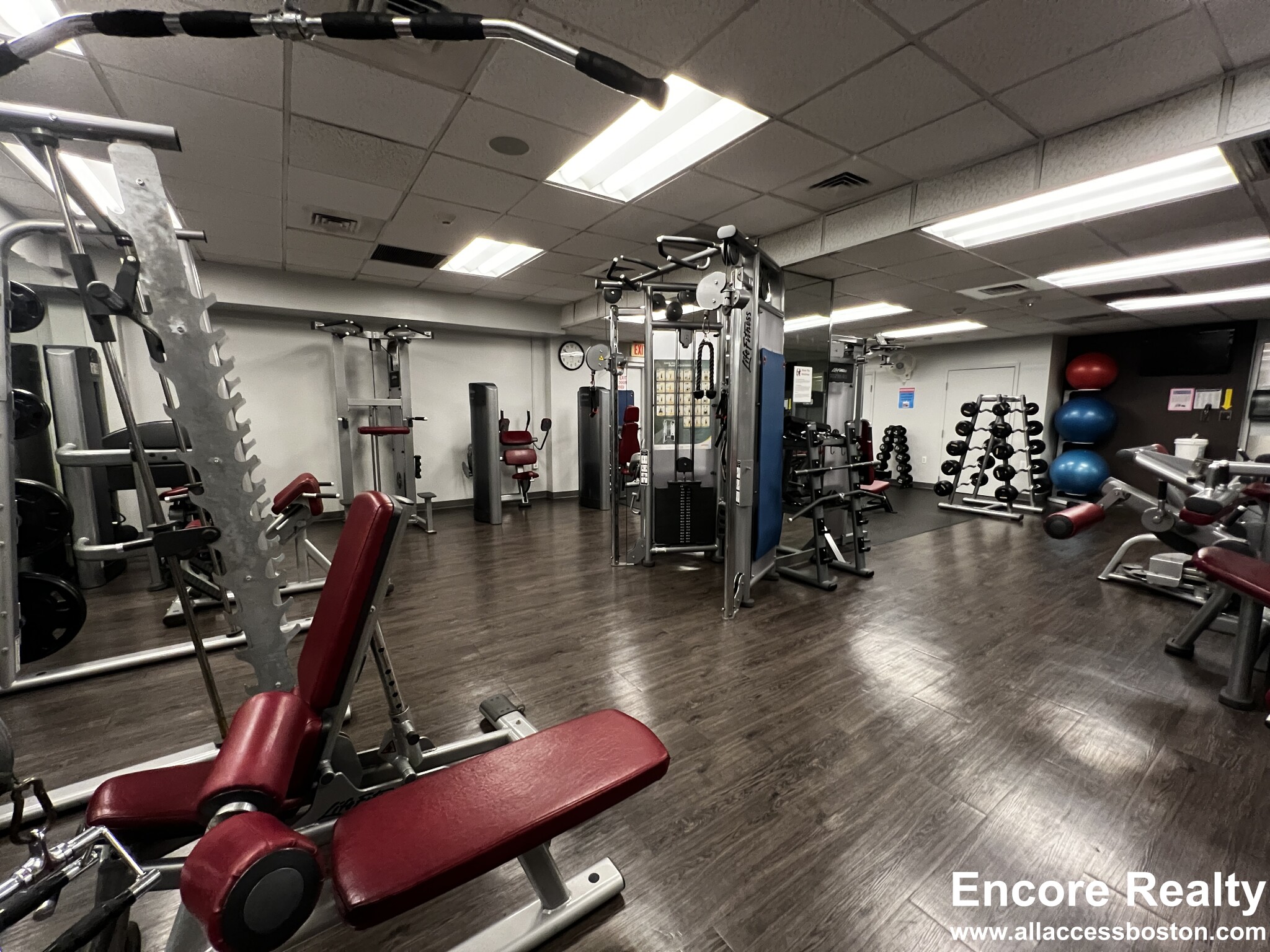 77 Pond Ave, Washington Square