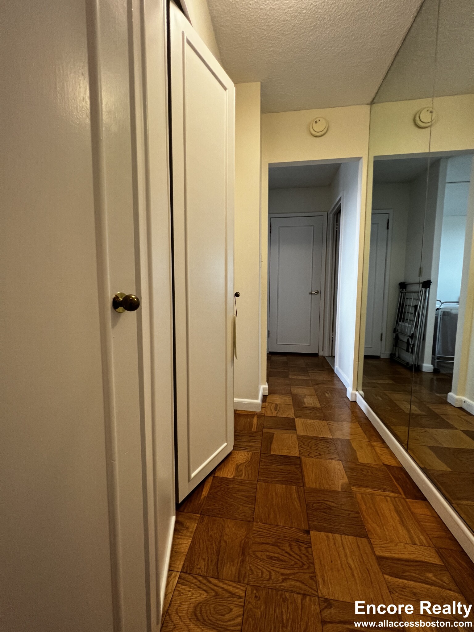 77 Pond Ave, Washington Square