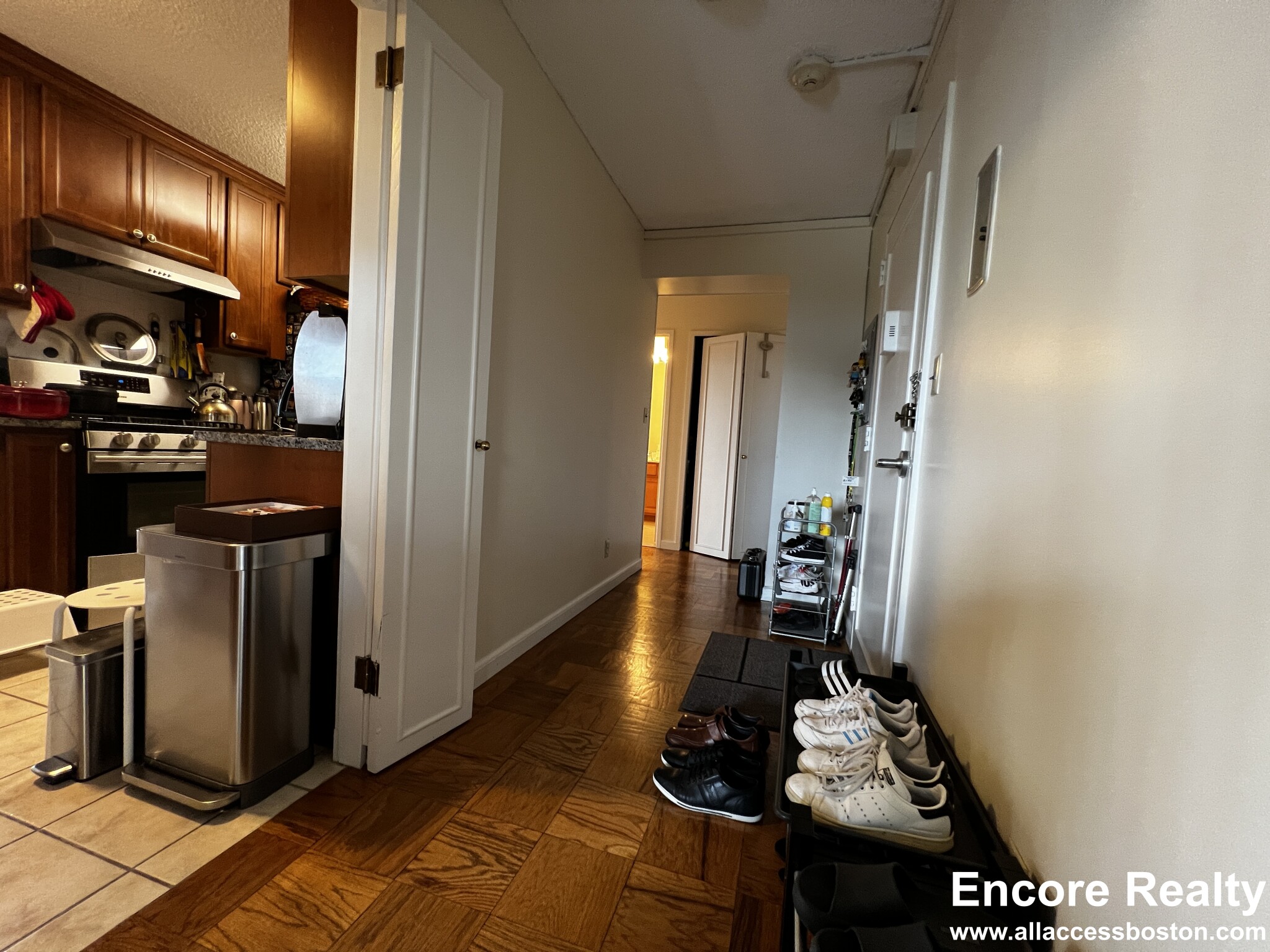 77 Pond Ave, Washington Square