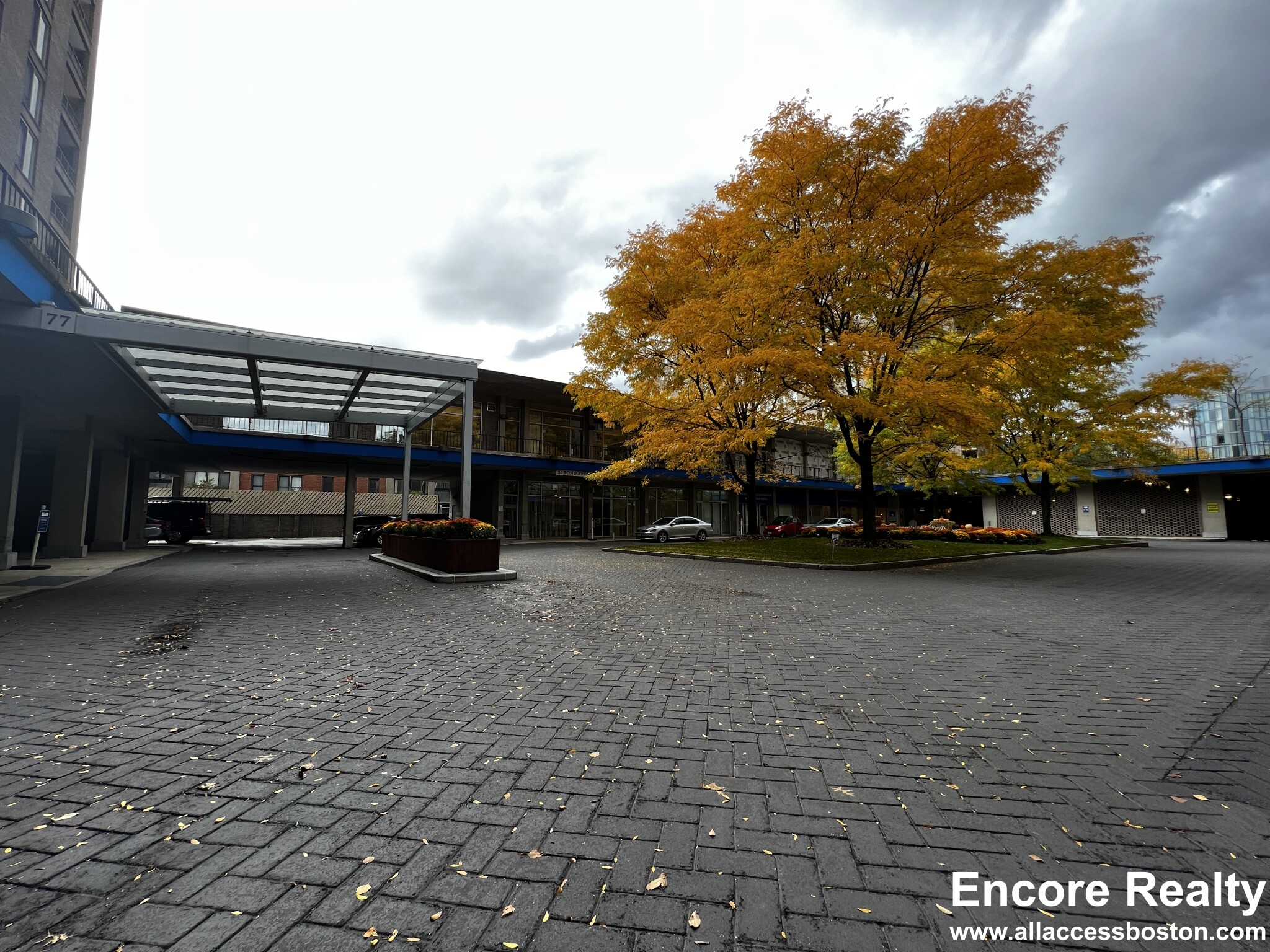 77 Pond Ave, Washington Square